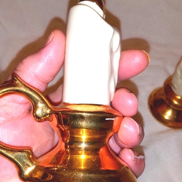 EUC adorable 5 Inch Salt and Pepper Candle Shakers - Picture 3 of 5